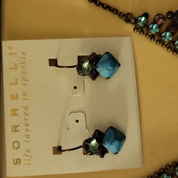 Purple turquoise necklace, earrings and ring set - Picture 3 of 4